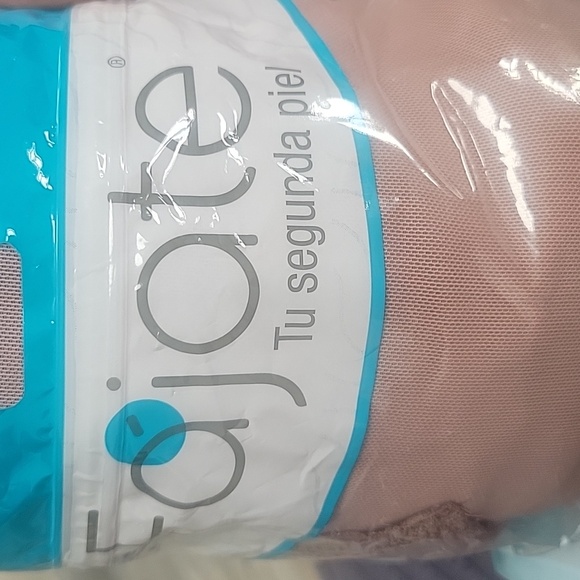 Compression Wear - Picture 6 of 7